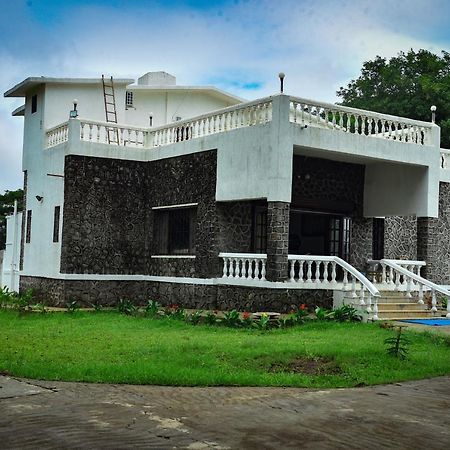 Whispering Woods Villa And Eco Farms Lonavala Extérieur photo