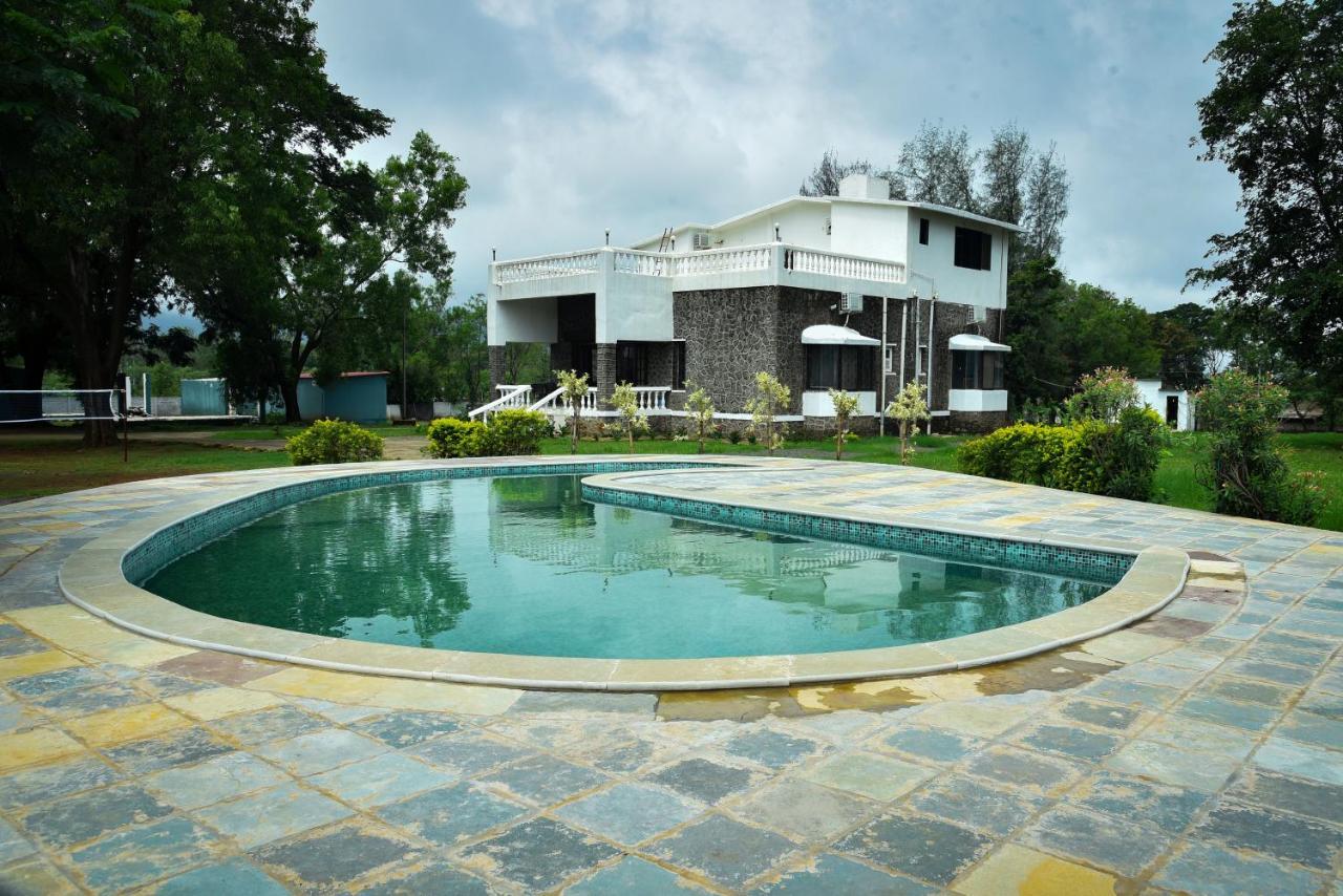 Whispering Woods Villa And Eco Farms Lonavala Extérieur photo