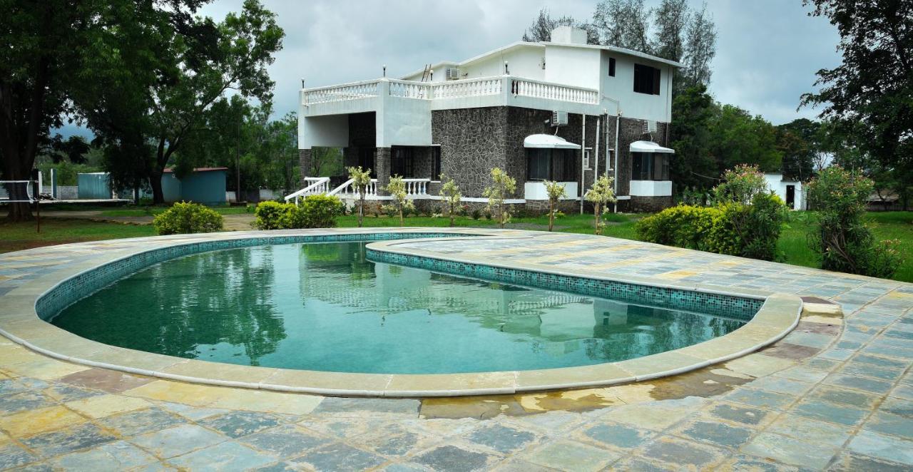 Whispering Woods Villa And Eco Farms Lonavala Extérieur photo
